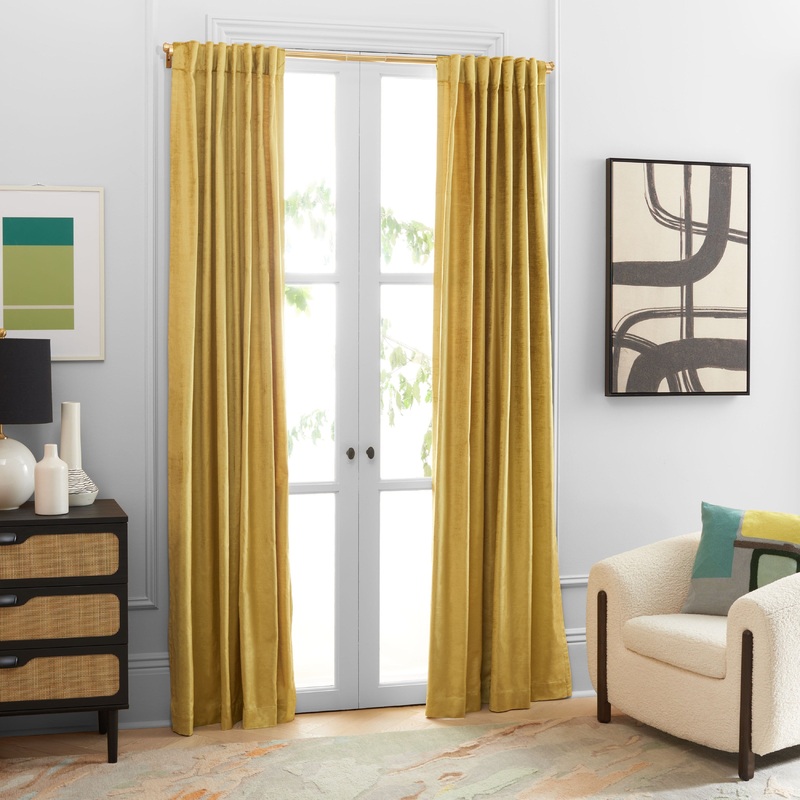 SAFAVIEH Kairi Blackout Window Curtain Panel Treatment (Single)