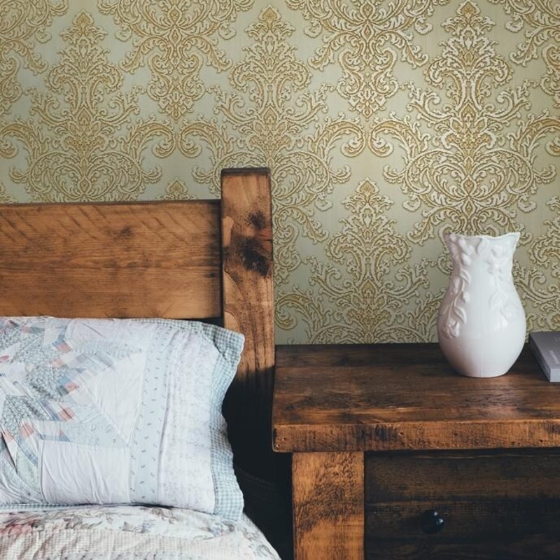 Wallpaper vintage damask beige cream gold metallic textured - 42 inc x 33 ft