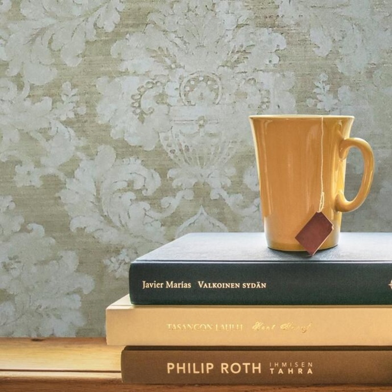 Wallpaper Gold Metallic white beige damask Textured - 21 inc x 33 ft