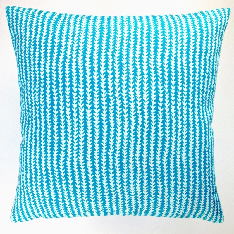 Artisan Pillows Indoor/ Outdoor 18-inch Blue Arrow Stripe Modern Caribbean Beach Style Throw Pillow Cover (Set of 2)