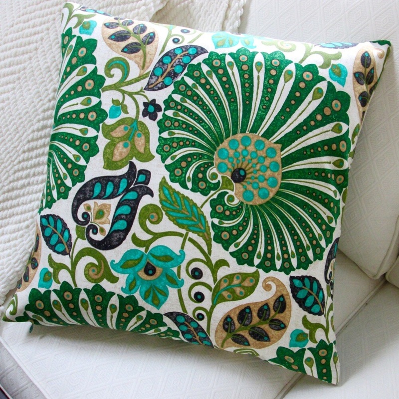 Bankura 20-inch Emerald Green Floral Throw Pillow