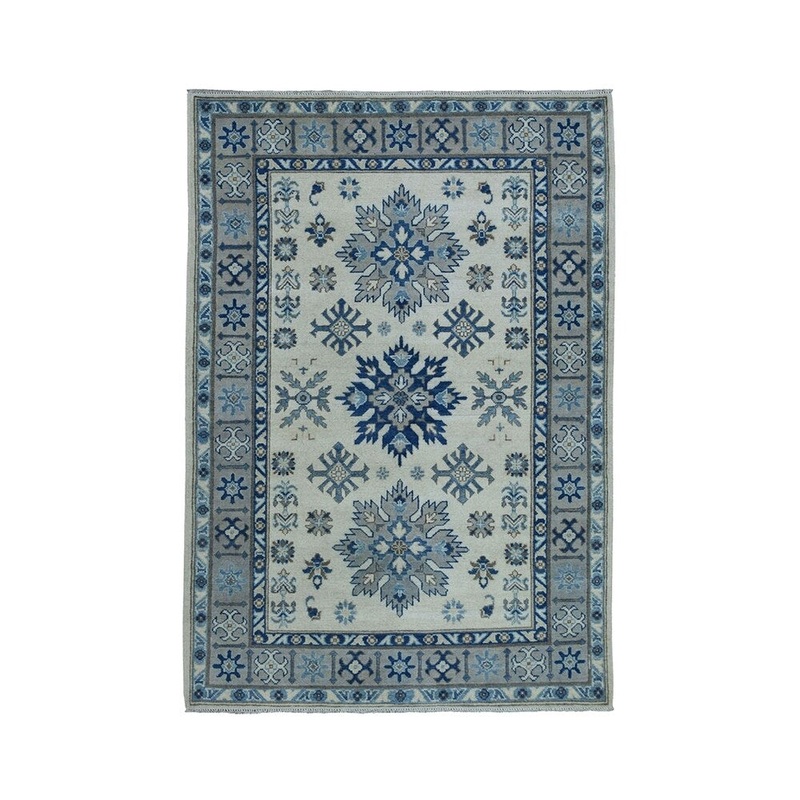 Shahbanu Rugs Ivory Hand-Knotted Vintage Look Kazak Pure Wool Oriental Rug (4'0" x 6'0") - 4'0" x 6'0"