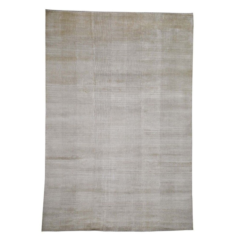 Shahbanu Rugs Wool and Silk Tone-on-Tone Nepali Hand-Knotted Oriental Rug (8'1" x 11'7") - 8'1" x 11'7"