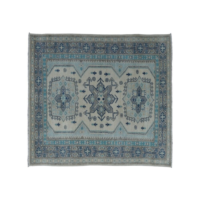 Shahbanu Rugs Ivory Hand-Knotted Vintage Look Kazak Pure Wool Oriental Rug (3'2" x 4'9") - 3'2" x 4'9"